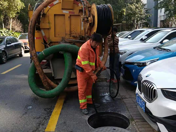 东海排污管道清淤